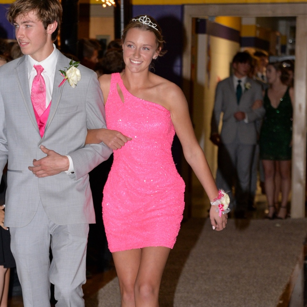 STUNNING HOCO DRESS SIZE 2